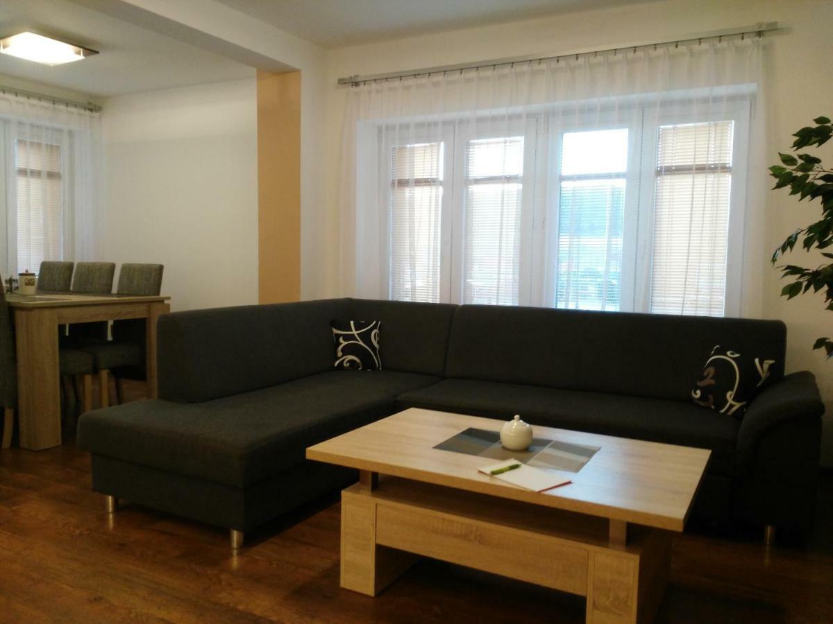 Apartman Eskadra 02 Horni Mala Upa Exterior photo